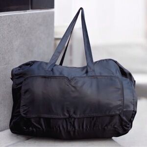 Foldable duffel bag